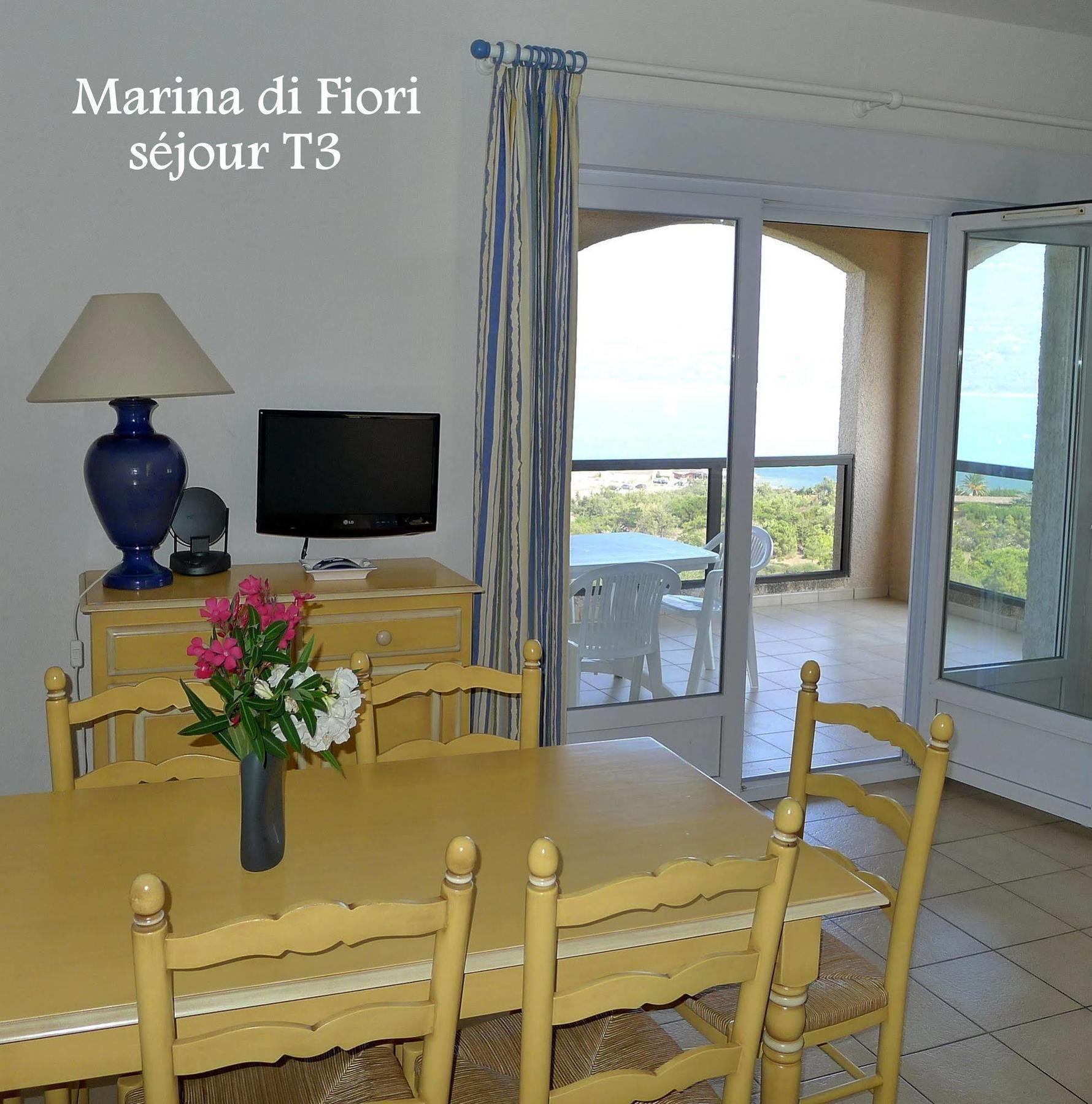 Marina Di Fiori Apartment โพรพริอาโน ภายนอก รูปภาพ