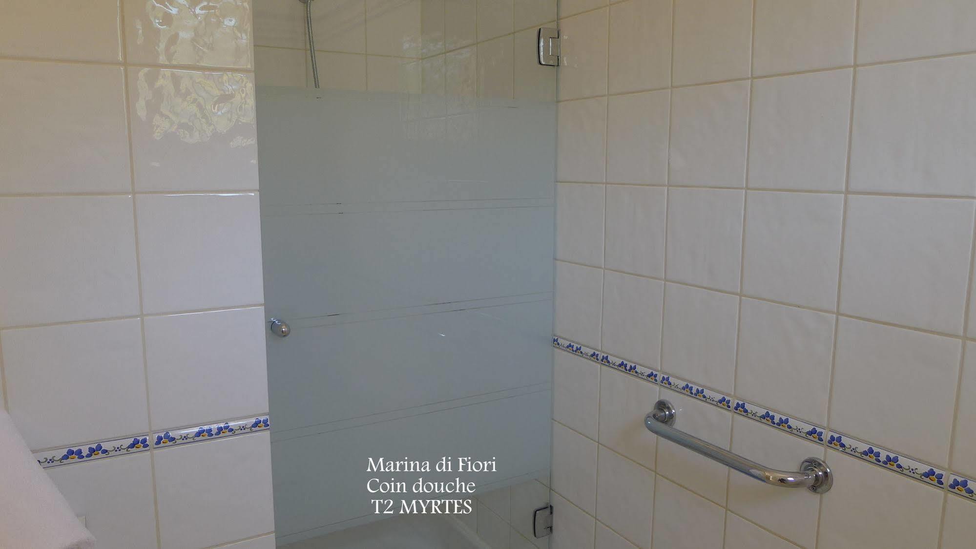 Marina Di Fiori Apartment โพรพริอาโน ภายนอก รูปภาพ